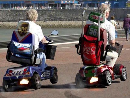 opa-en-oma-race-scootmobiel