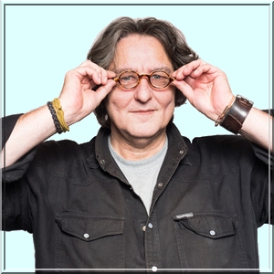 kees thies bij column, brilletje